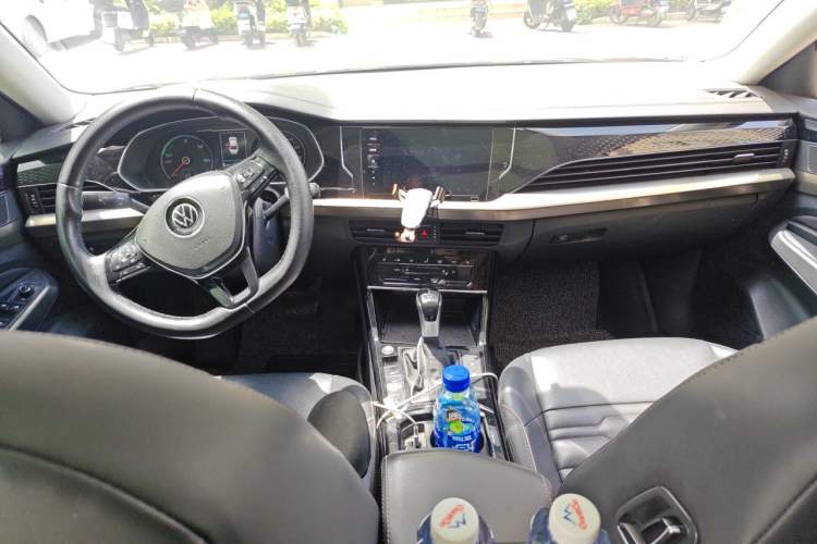 Used Volkswagen Passat New Energy 2020 430 PHEV Hybrid Elite Edition China VI Standard Center Console