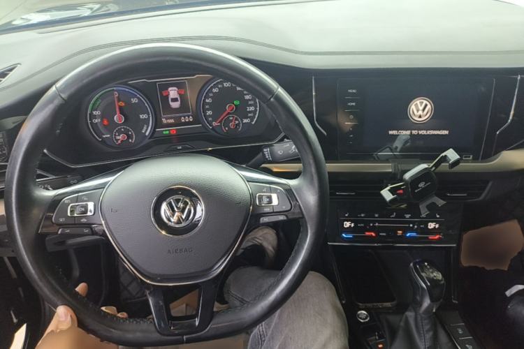 Used Volkswagen Passat New Energy 2020 430 PHEV Hybrid Elite Edition China VI Standard Center Console