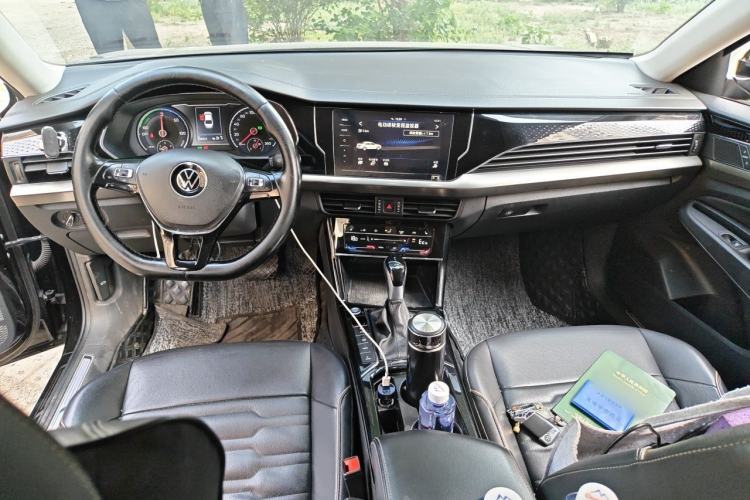 Used Volkswagen Passat New Energy 2020 430 PHEV Hybrid Elite Edition China VI Standard Center Console
