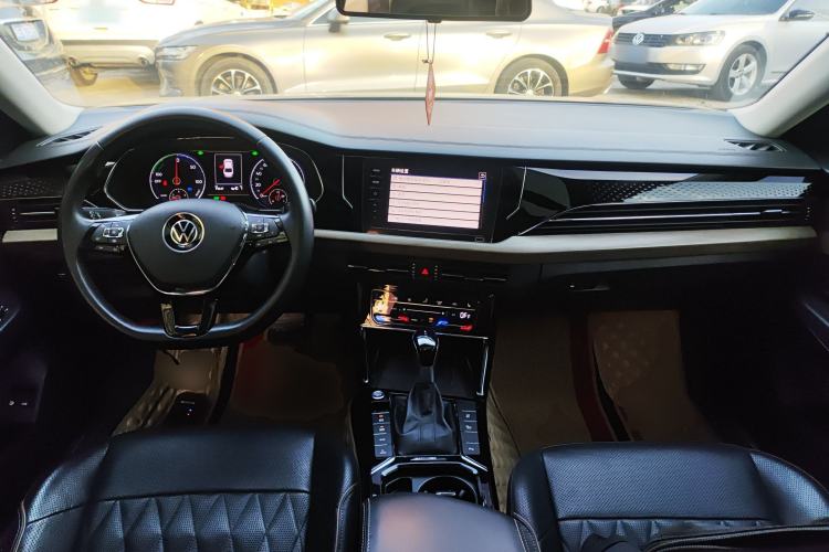 Used Volkswagen Passat New Energy 2020 430 PHEV Hybrid Luxury Edition China VI Standard Center Console