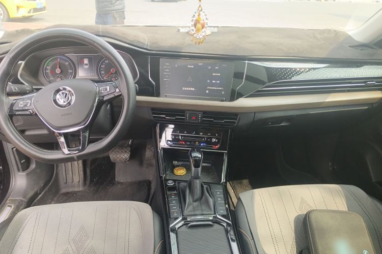 Used Volkswagen Passat New Energy 2020 430 PHEV Hybrid Luxury Edition China VI Standard Center Console