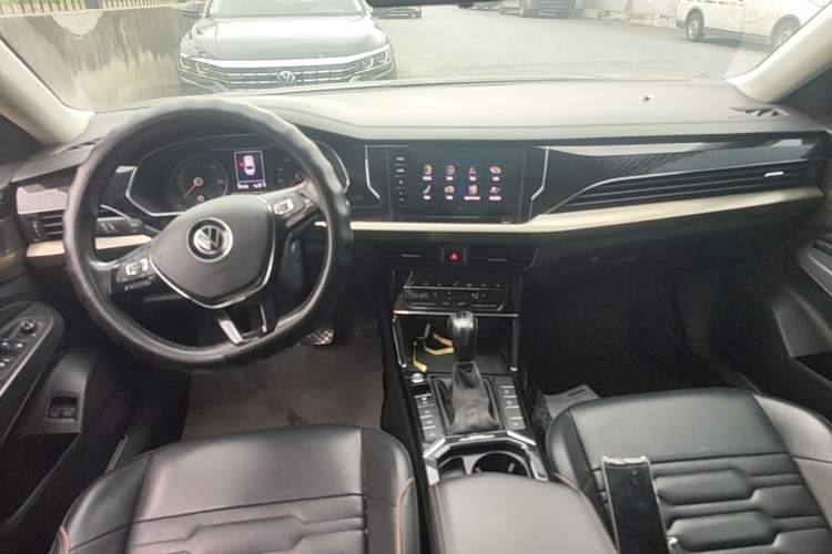 Used Volkswagen Passat New Energy 2020 430 PHEV Hybrid Elite Edition China VI Standard Center Console