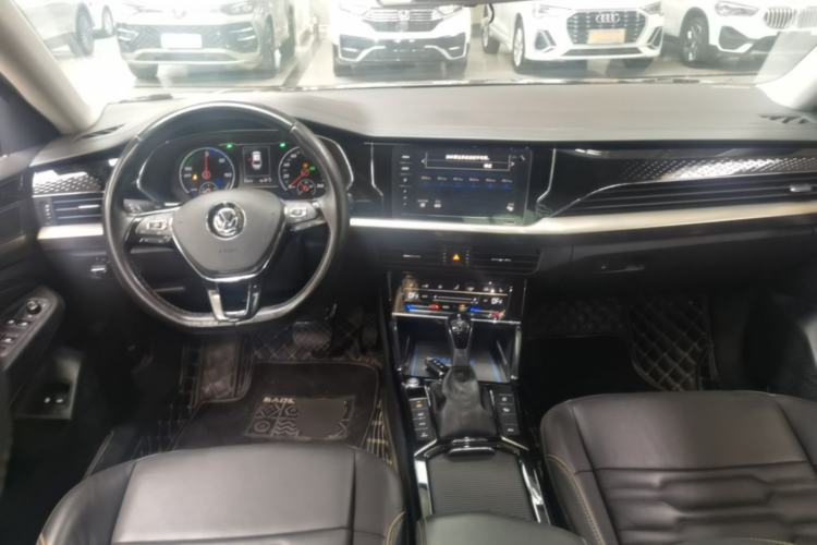 Used Volkswagen Passat New Energy 2020 430 PHEV Hybrid Elite Edition China VI Standard Center Console