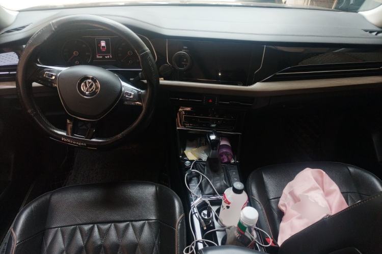 Used Volkswagen Passat New Energy 2020 430 PHEV Hybrid Luxury Edition China VI Standard Center Console