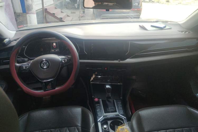 Used Volkswagen Passat New Energy 2020 430 PHEV Hybrid Luxury Edition China VI Standard Center Console