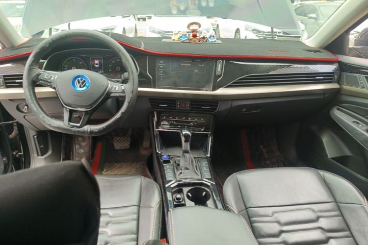 Used Volkswagen Passat New Energy 2020 430 PHEV Hybrid Elite Edition China VI Standard Center Console