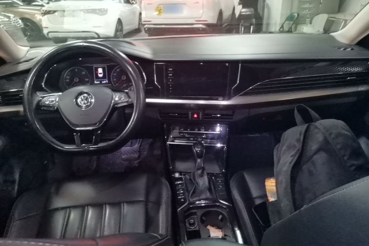 Used Volkswagen Passat New Energy 2020 430 PHEV Hybrid Elite Edition China VI Standard Center Console