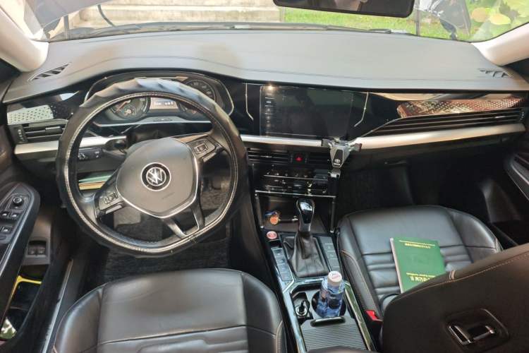 Used Volkswagen Passat New Energy 2020 430 PHEV Hybrid Elite Edition China VI Standard Center Console