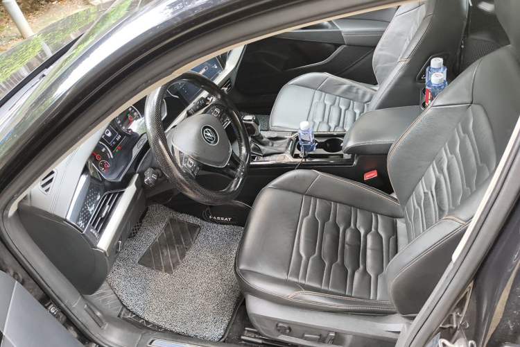 Used Volkswagen Passat New Energy 2020 430 PHEV Hybrid Elite Edition China VI Standard Driver Seat