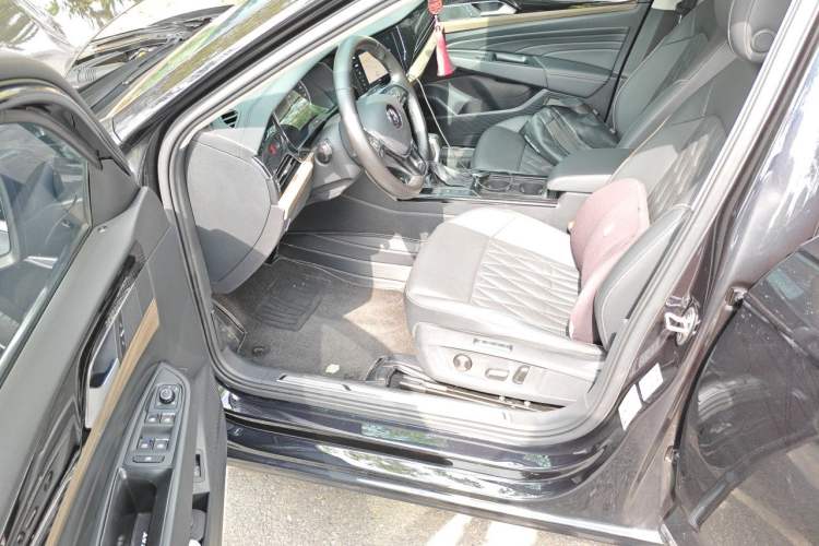 Used Volkswagen Passat New Energy 2020 430 PHEV Hybrid Luxury Edition China VI Standard Driver Seat
