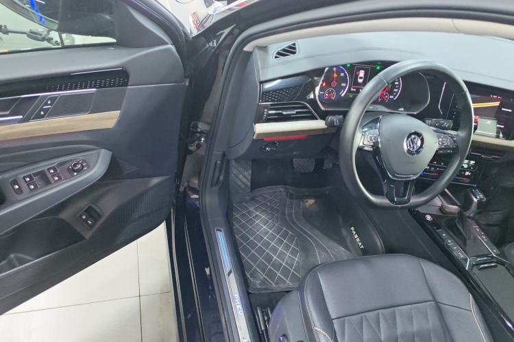 Used Volkswagen Passat New Energy 2020 430 PHEV Hybrid Luxury Edition China VI Standard Driver Seat