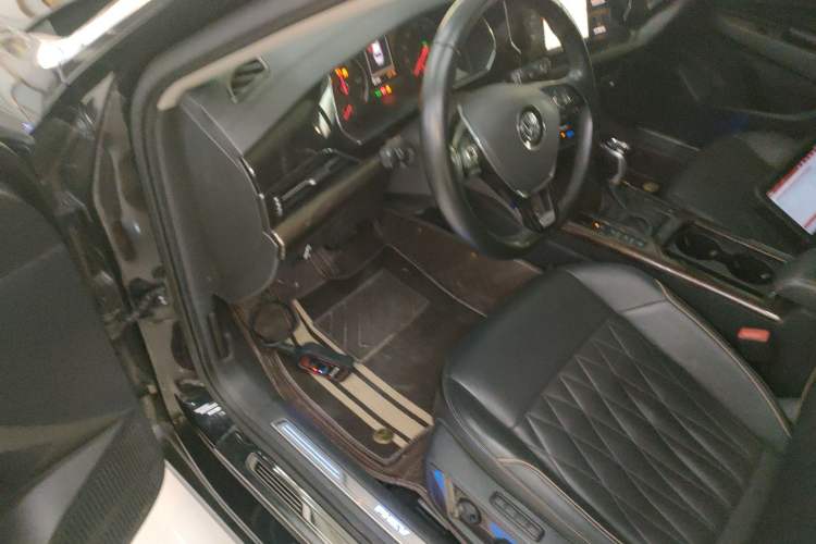 Used Volkswagen Passat New Energy 2020 430 PHEV Hybrid Luxury Edition China VI Standard Driver Seat