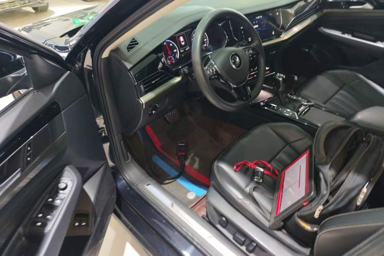 Used Volkswagen Passat New Energy 2020 430 PHEV Hybrid Elite Edition China VI Standard Driver Seat