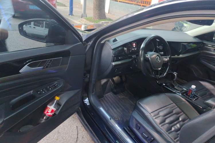 Used Volkswagen Passat New Energy 2020 430 PHEV Hybrid Elite Edition China VI Standard Driver Seat