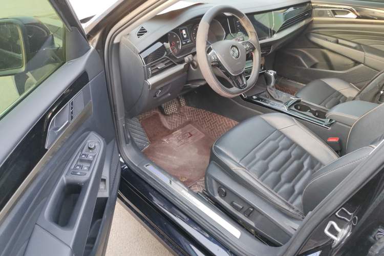 Used Volkswagen Passat New Energy 2020 430 PHEV Hybrid Elite Edition China VI Standard Driver Seat