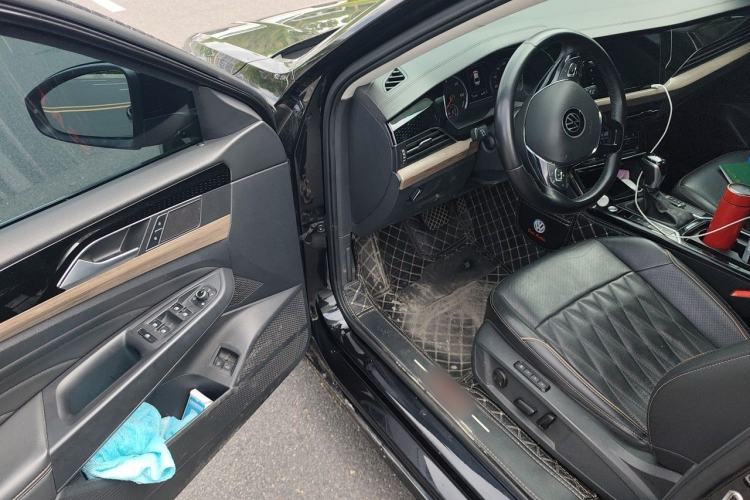 Used Volkswagen Passat New Energy 2020 430 PHEV Hybrid Elite Edition China VI Standard Driver Seat