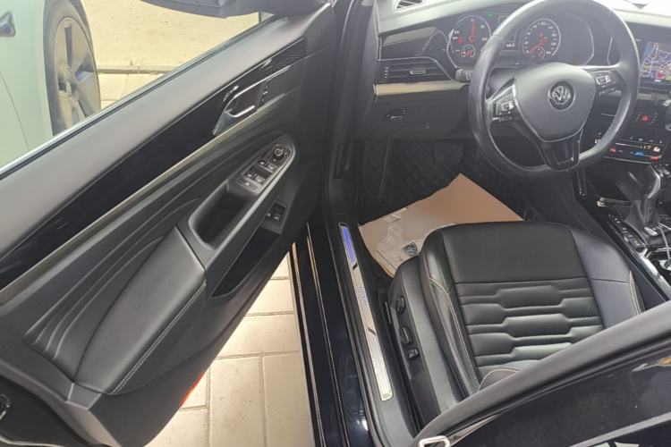 Used Volkswagen Passat New Energy 2020 430 PHEV Hybrid Elite Edition China VI Standard Driver Seat