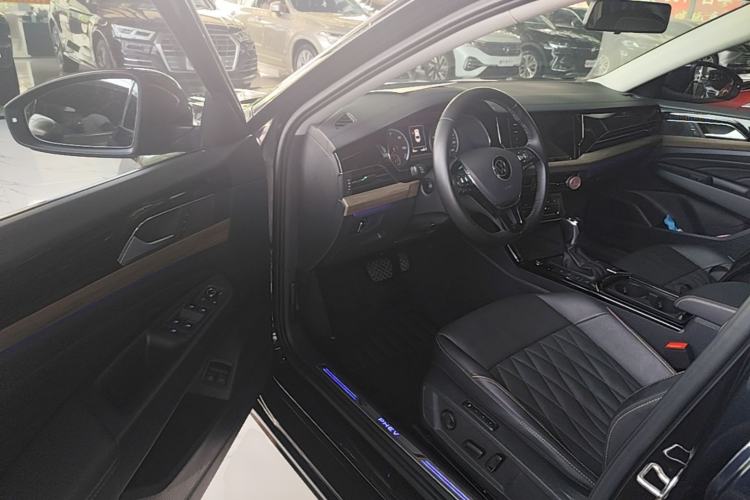 Used Volkswagen Passat New Energy 2020 430 PHEV Hybrid Luxury Edition China VI Standard Driver Seat