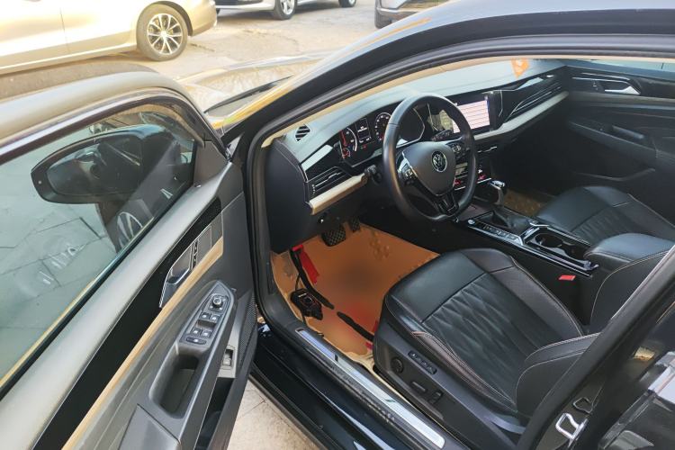 Used Volkswagen Passat New Energy 2020 430 PHEV Hybrid Luxury Edition China VI Standard Driver Seat