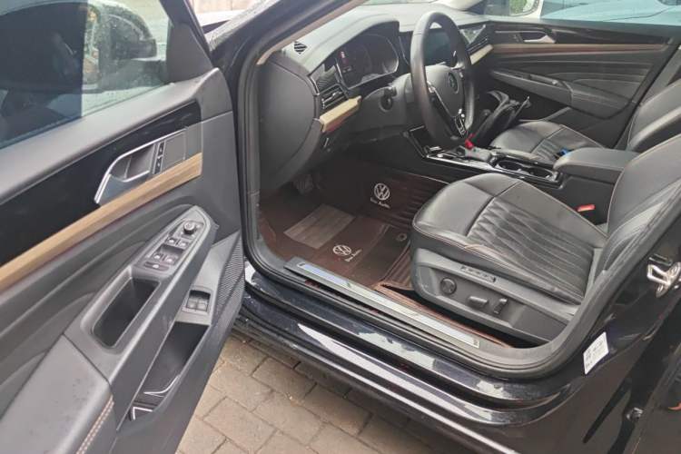 Used Volkswagen Passat New Energy 2020 430 PHEV Hybrid Luxury Edition China VI Standard Driver Seat