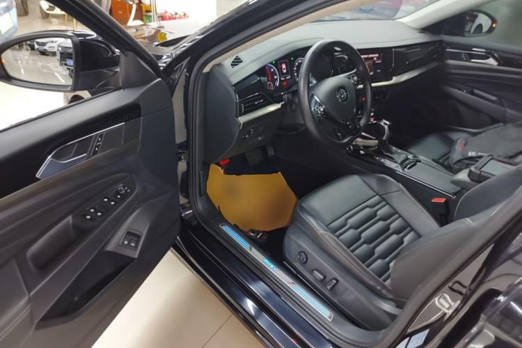 Used Volkswagen Passat New Energy 2020 430 PHEV Hybrid Elite Edition China VI Standard Driver Seat