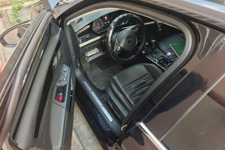 Used Volkswagen Passat New Energy 2020 430 PHEV Hybrid Elite Edition China VI Standard Driver Seat