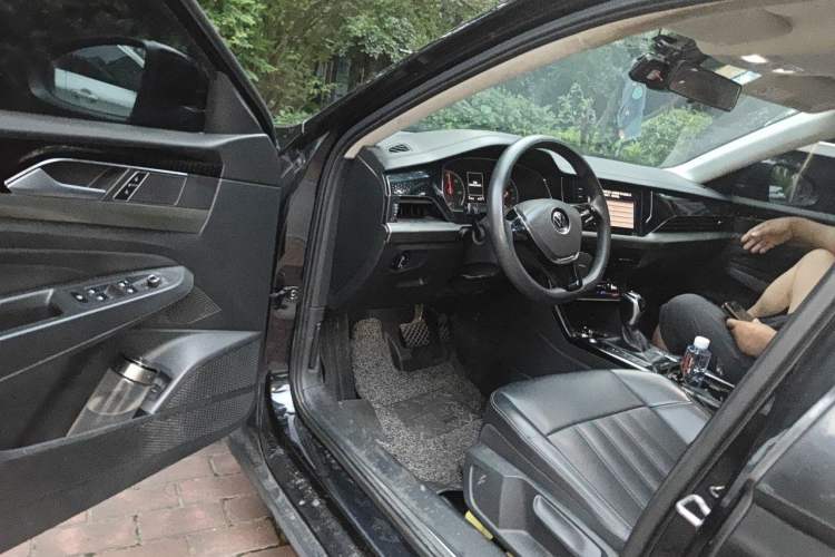 Used Volkswagen Passat New Energy 2020 430 PHEV Hybrid Elite Edition China VI Standard Driver Seat