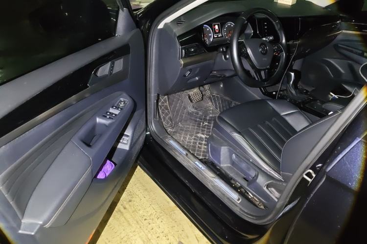 Used Volkswagen Passat New Energy 2020 430 PHEV Hybrid Elite Edition China VI Standard Driver Seat