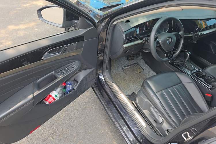 Used Volkswagen Passat New Energy 2020 430 PHEV Hybrid Elite Edition China VI Standard Driver Seat