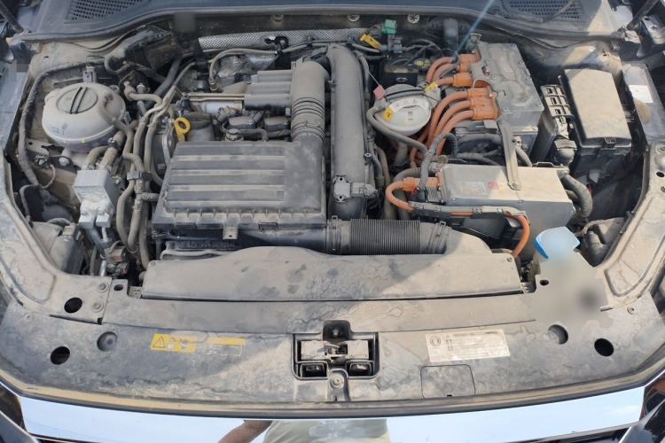 Used Volkswagen Passat New Energy 2020 430 PHEV Hybrid Luxury Edition China VI Standard Engine Bay