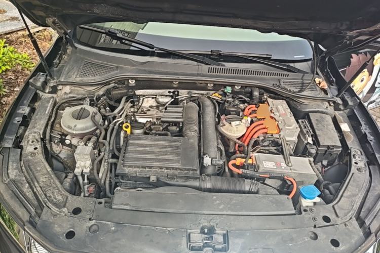 Used Volkswagen Passat New Energy 2020 430 PHEV Hybrid Luxury Edition China VI Standard Engine Bay