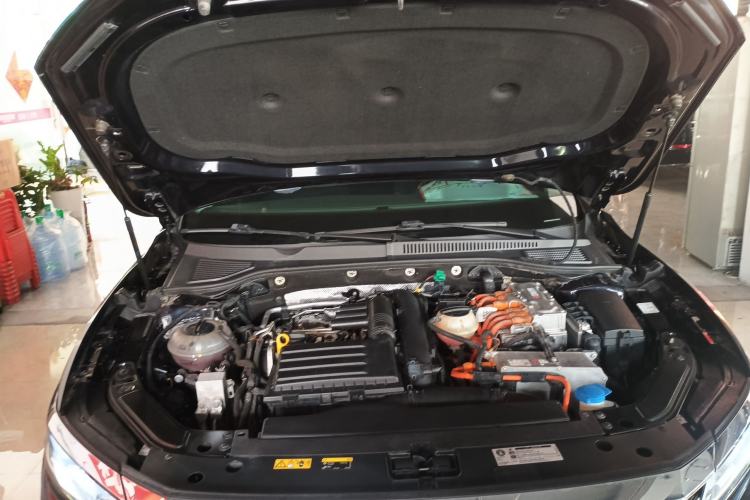 Used Volkswagen Passat New Energy 2020 430 PHEV Hybrid Elite Edition China VI Standard Engine Bay