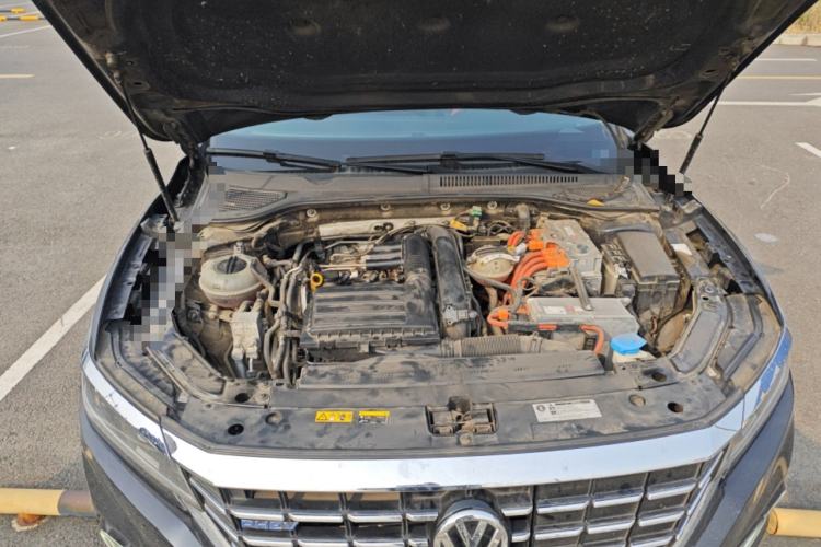 Used Volkswagen Passat New Energy 2020 430 PHEV Hybrid Elite Edition China VI Standard Engine Bay