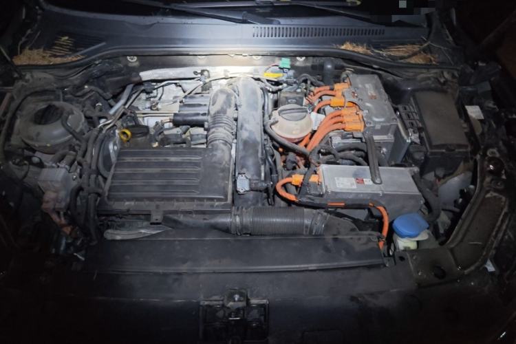 Used Volkswagen Passat New Energy 2020 430 PHEV Hybrid Elite Edition China VI Standard Engine Bay