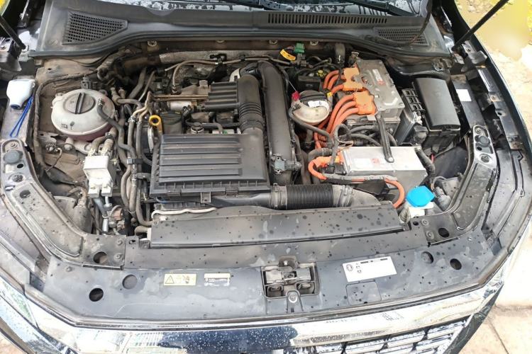 Used Volkswagen Passat New Energy 2020 430 PHEV Hybrid Luxury Edition China VI Standard Engine Bay