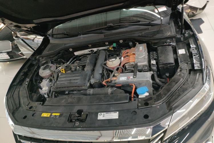 Used Volkswagen Passat New Energy 2020 430 PHEV Hybrid Luxury Edition China VI Standard Engine Bay