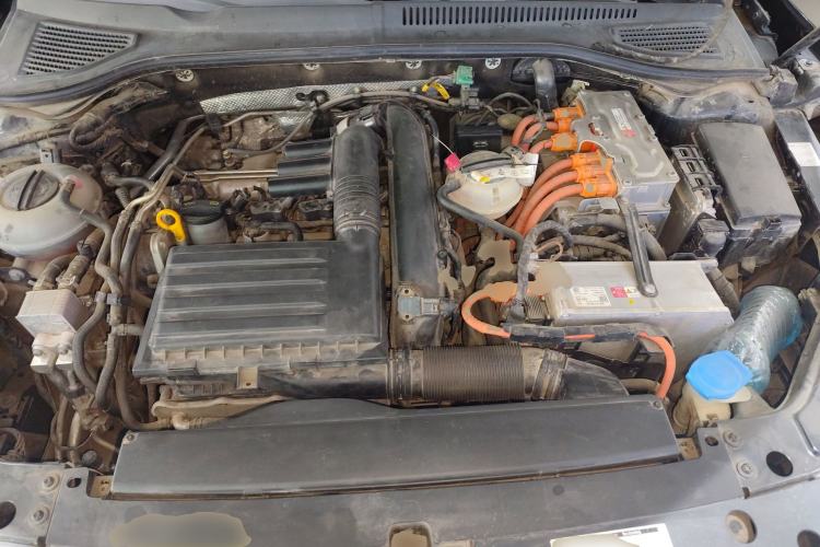 Used Volkswagen Passat New Energy 2020 430 PHEV Hybrid Elite Edition China VI Standard Engine Bay