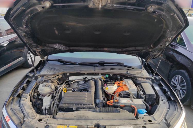 Used Volkswagen Passat New Energy 2020 430 PHEV Hybrid Elite Edition China VI Standard Engine Bay