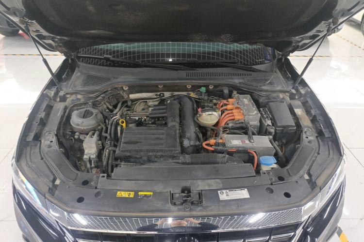Used Volkswagen Passat New Energy 2020 430 PHEV Hybrid Elite Edition China VI Standard Engine Bay