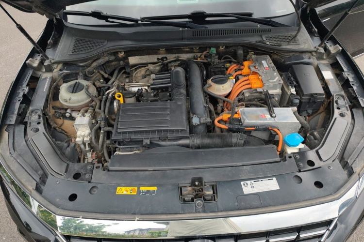 Used Volkswagen Passat New Energy 2020 430 PHEV Hybrid Elite Edition China VI Standard Engine Bay