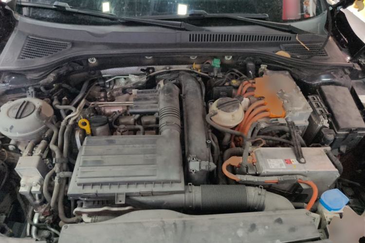 Used Volkswagen Passat New Energy 2020 430 PHEV Hybrid Elite Edition China VI Standard Engine Bay
