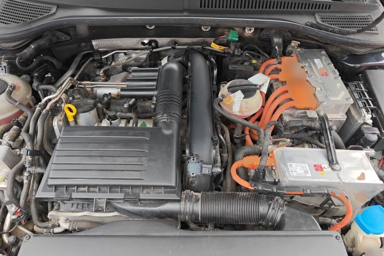 Used Volkswagen Passat New Energy 2020 430 PHEV Hybrid Elite Edition China VI Standard Engine Bay