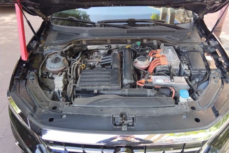 Used Volkswagen Passat New Energy 2020 430 PHEV Hybrid Luxury Edition China VI Standard Engine Bay
