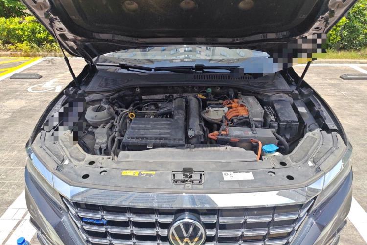 Used Volkswagen Passat New Energy 2020 430 PHEV Hybrid Elite Edition China VI Standard Engine Bay