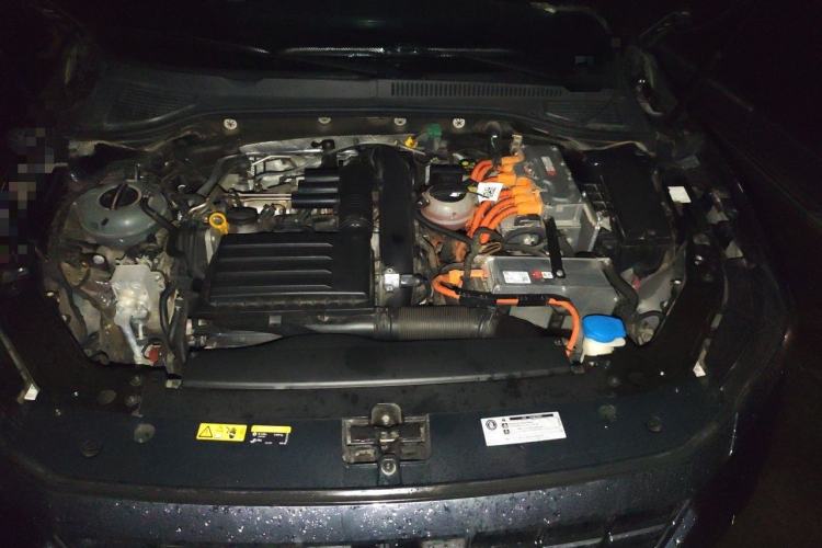 Used Volkswagen Passat New Energy 2020 430 PHEV Hybrid Elite Edition China VI Standard Engine Bay