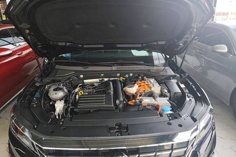 Used Volkswagen Passat New Energy 2020 430 PHEV Hybrid Luxury Edition China VI Standard Engine Bay