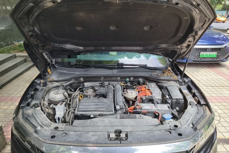 Used Volkswagen Passat New Energy 2020 430 PHEV Hybrid Elite Edition China VI Standard Engine Bay
