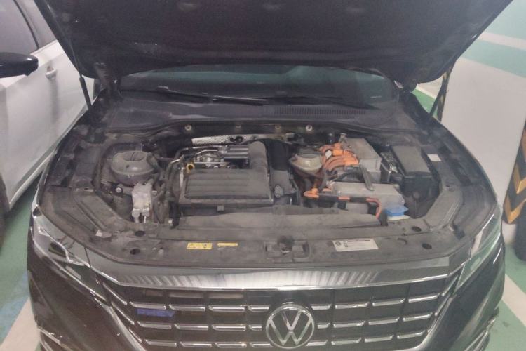 Used Volkswagen Passat New Energy 2020 430 PHEV Hybrid Elite Edition China VI Standard Engine Bay