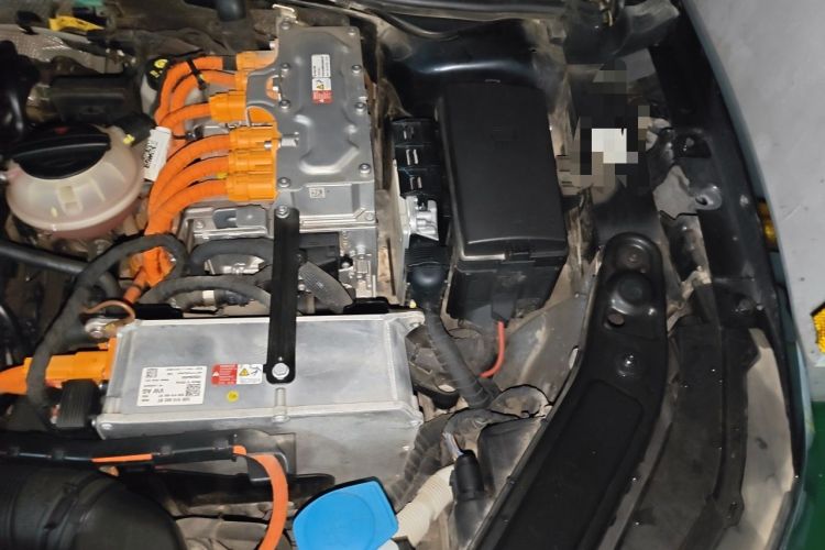 Used Volkswagen Passat New Energy 2020 430 PHEV Hybrid Luxury Edition China VI Standard Engine Bay Left
