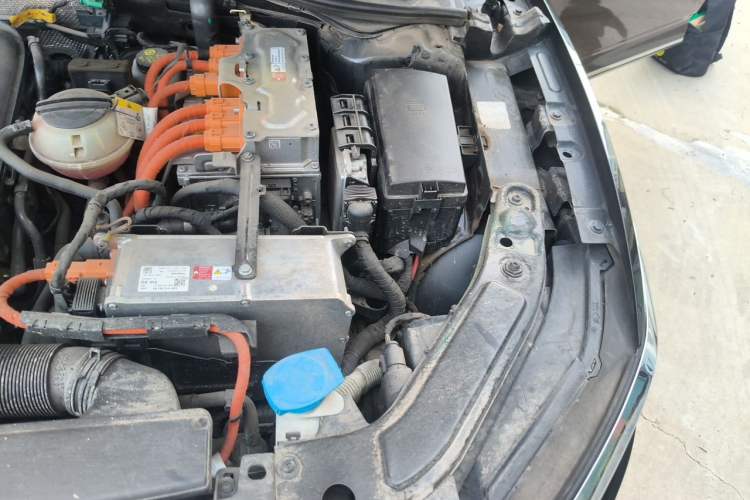 Used Volkswagen Passat New Energy 2020 430 PHEV Hybrid Luxury Edition China VI Standard Engine Bay Left